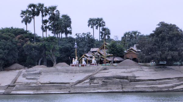 Berge avec temple