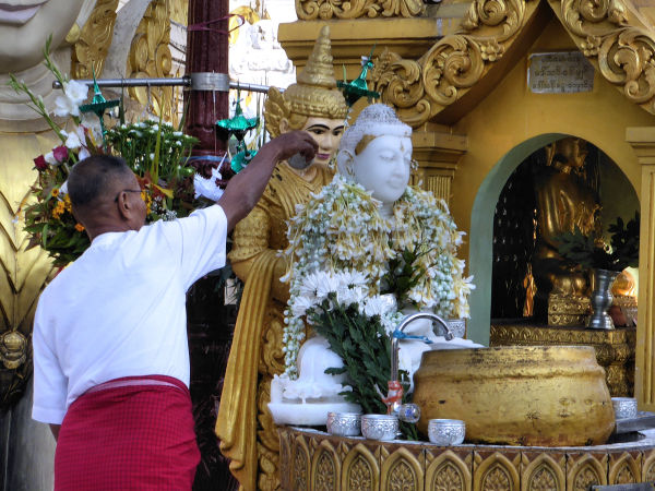 Arrosage de Bouddha