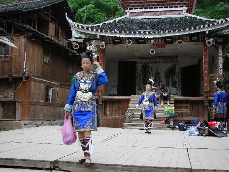 Aprs l'offrande au temple