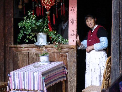 Accueil souriant au petit restaurant