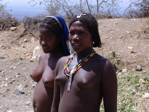 Jeune femme sur la route du Sud