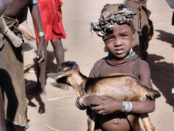 Enfant et son agneau