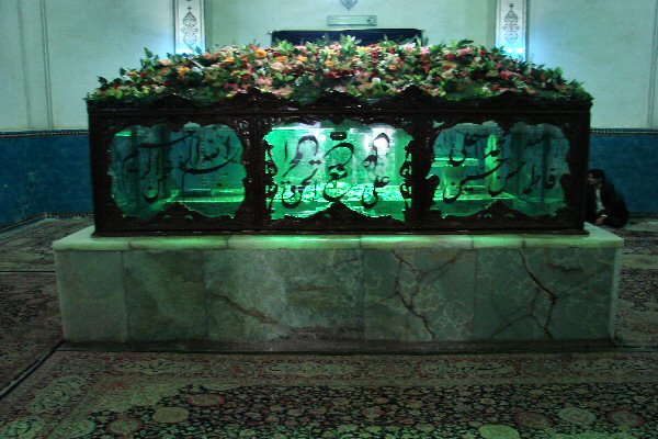 Tombeau de l'imam Shah Nur