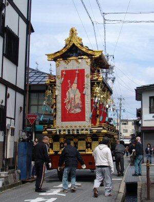 Prparation d'un char pour le Matsuri