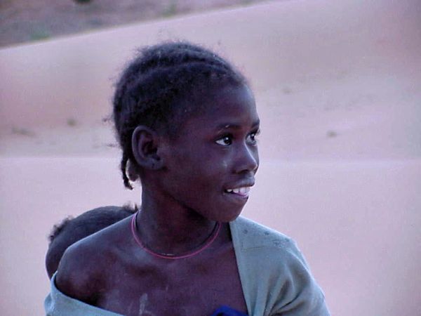 Cette petite fille attendait un biscuit ...