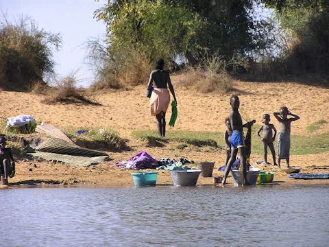 lavage au bord du Nier