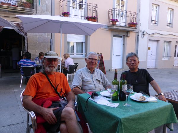 Bernard, Claude et Akio