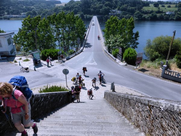 Portomarin le pont sur le lac