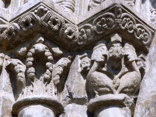 Portomarin - Détail des sculptures de l'église