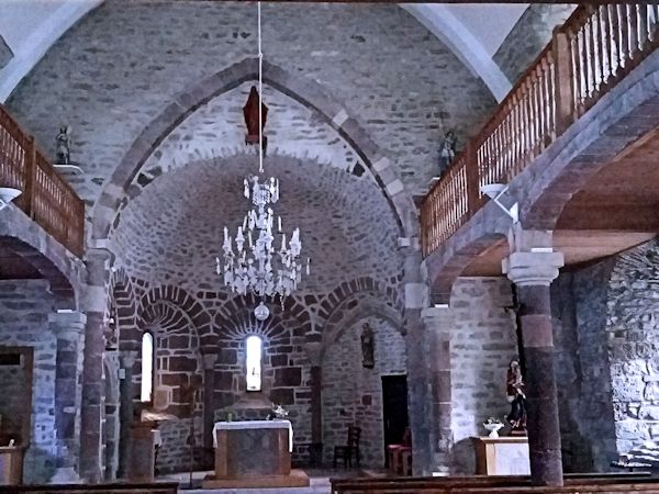 Interieur de l'eglise de Luc