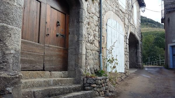 Porte à PontMontvert