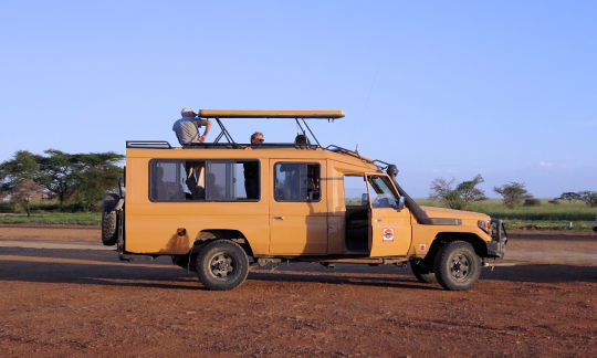 4x4 au parking de l'aérogare