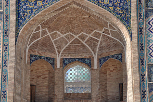 Porche d'entrée Madrasa Barak Khan