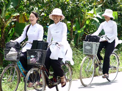 Lycéennes en vélo